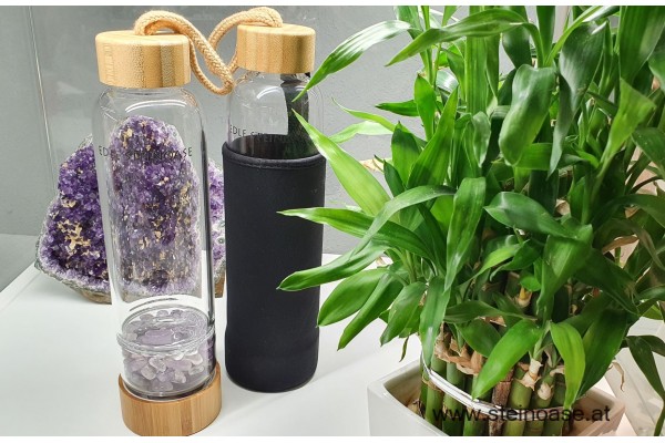 Glasflasche mit Amethyst